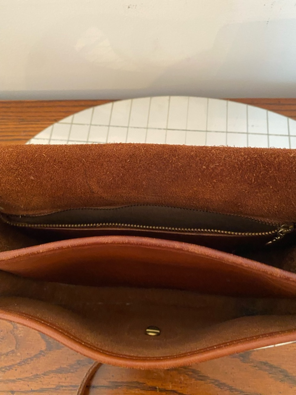 Vintage Coach Tan Leather Crossbody Bag - Picture 6 of 9